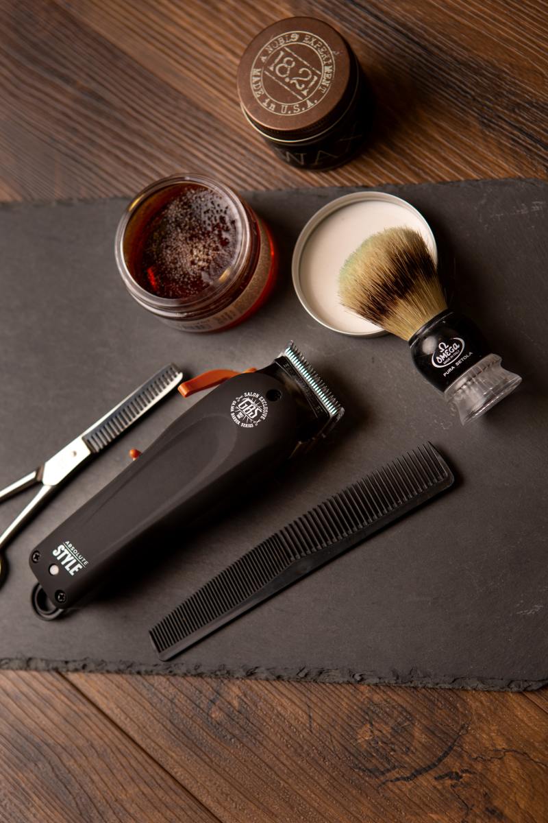 Everything you need for a perfectly clean shave.