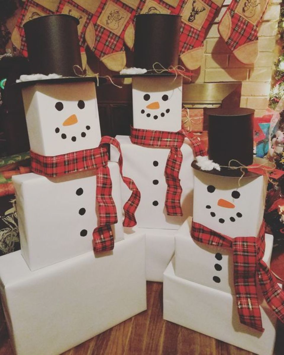 Wrapped Snowmen in Various Heights