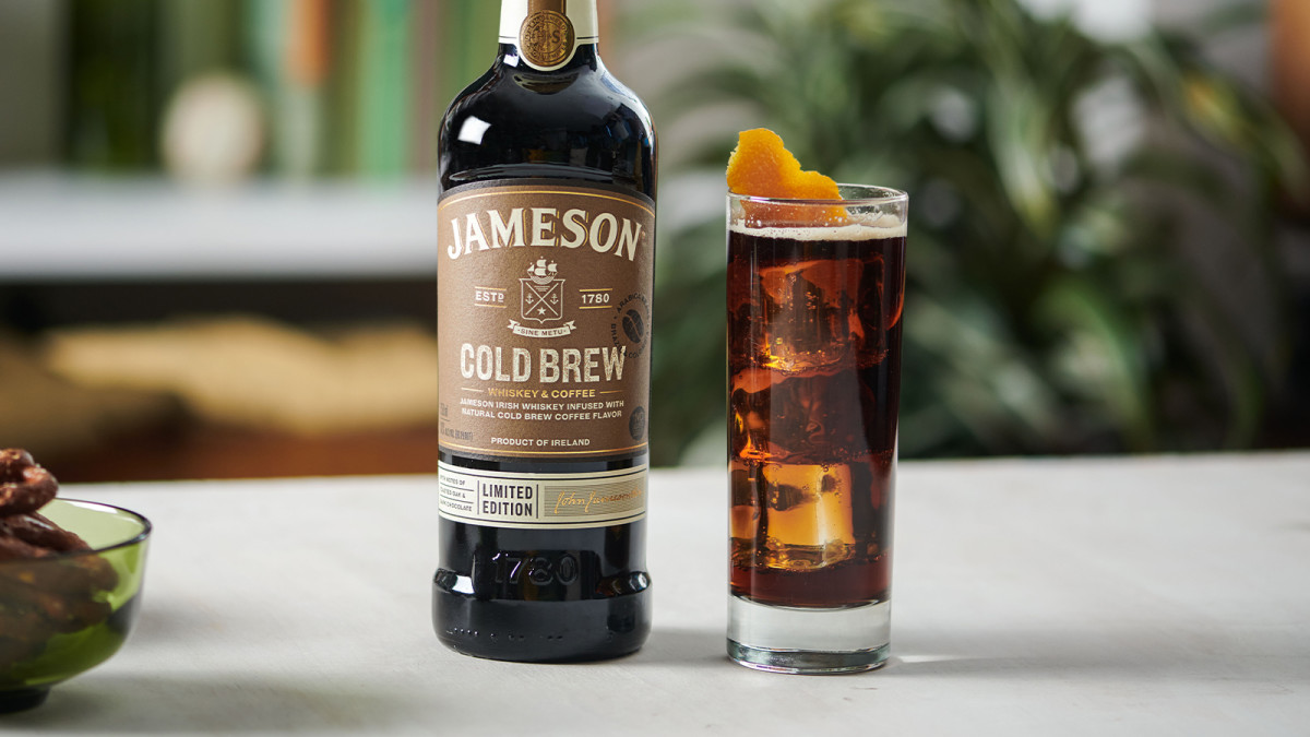 https://images.saymedia-content.com/.image/t_share/MTg1MDEzMDE5ODY3MTYyMjIy/jameson-cold-brew-about-the-drink-recipes.jpg