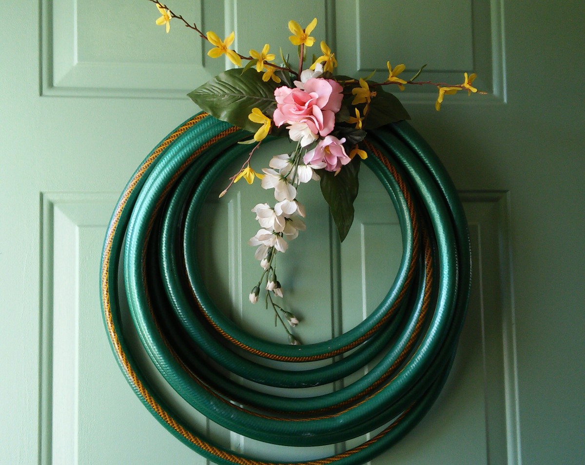 how-to-make-a-simple-garden-hose-wreath