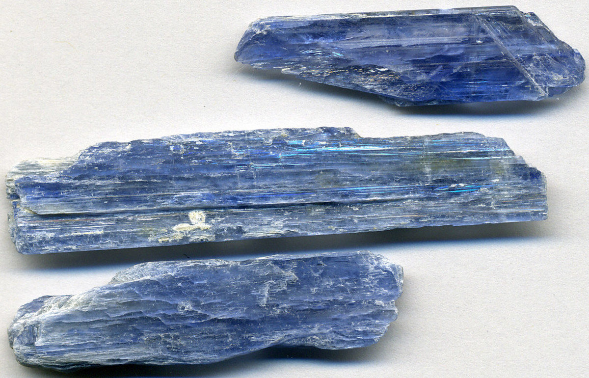 Kyanite is linked to the throat chakra so facilitates clear communication. 