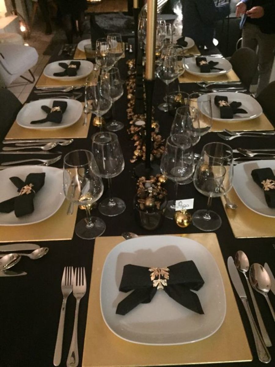 Gold and Black Candle Centerpiece With Napkin Bows