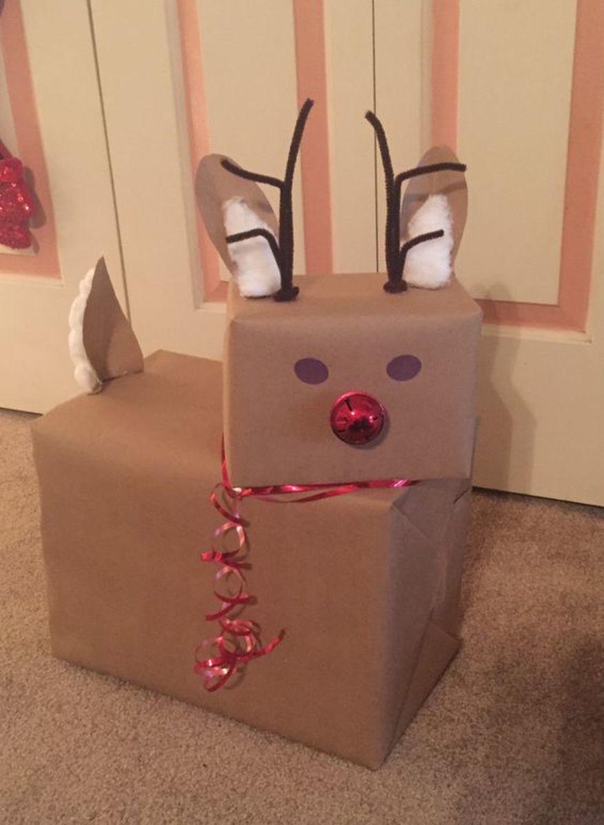 The crafter placed the top box at an angle to make it seem like this reindeer is looking at you!