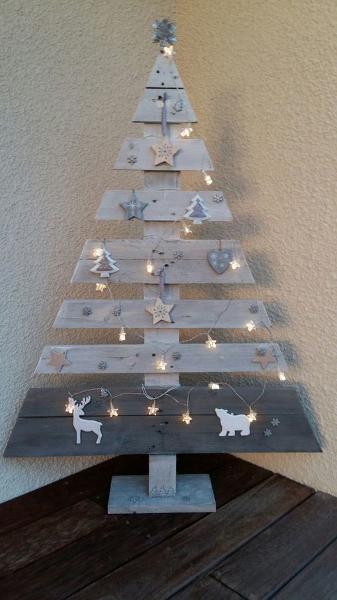 Ooh, this grey ombre colour scheme is amazing, especially with the silver and white decorations.