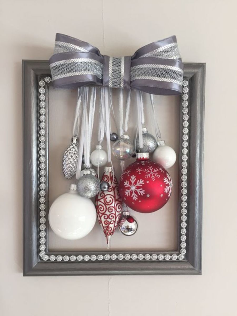 Silver Picture Frame Wreath With Dangling Ornaments