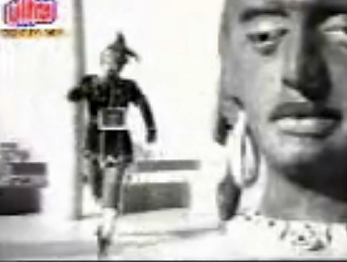 A hilarious song, with great fun: One of the first Westernized numbers of Bollywood