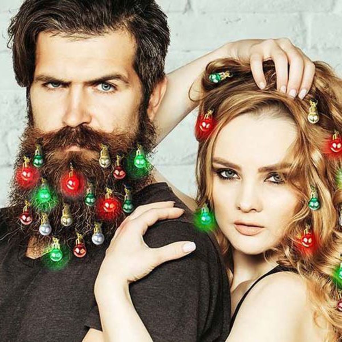 How about decorating your hair and your beard with Christmas Baubles and Beard Ornaments