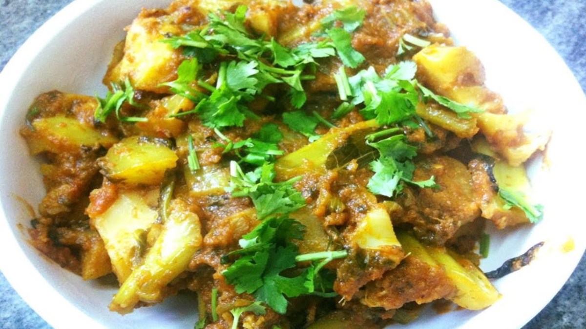 Gobhi ke Danthal ki Sabzi (Cauliflower Stalks Curry)