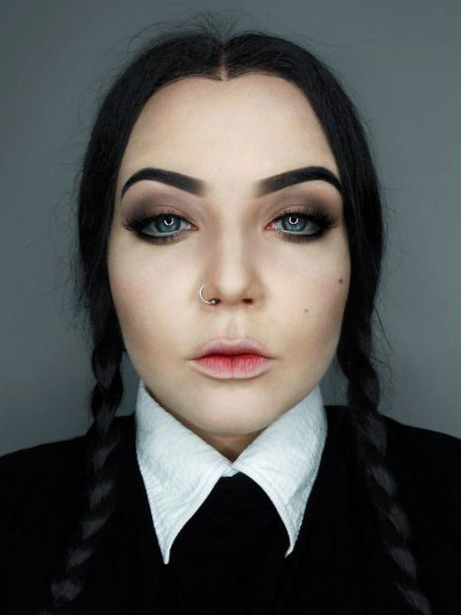 wednesday-the-addams-family-costume