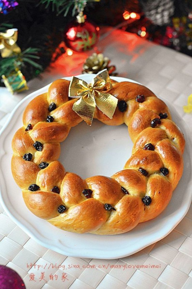 Christmas wreath bread