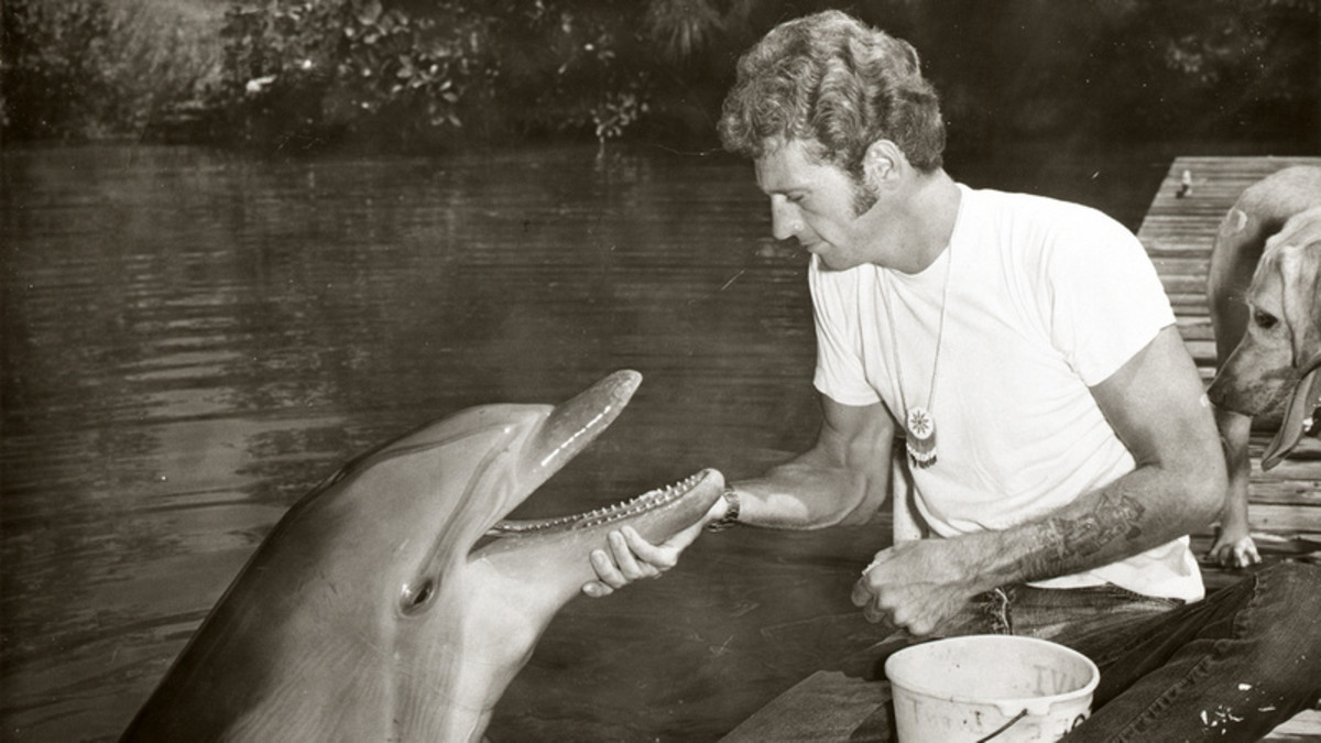 The Man Who Trained Flipper Now Fights Against Marine Mammal Captivity