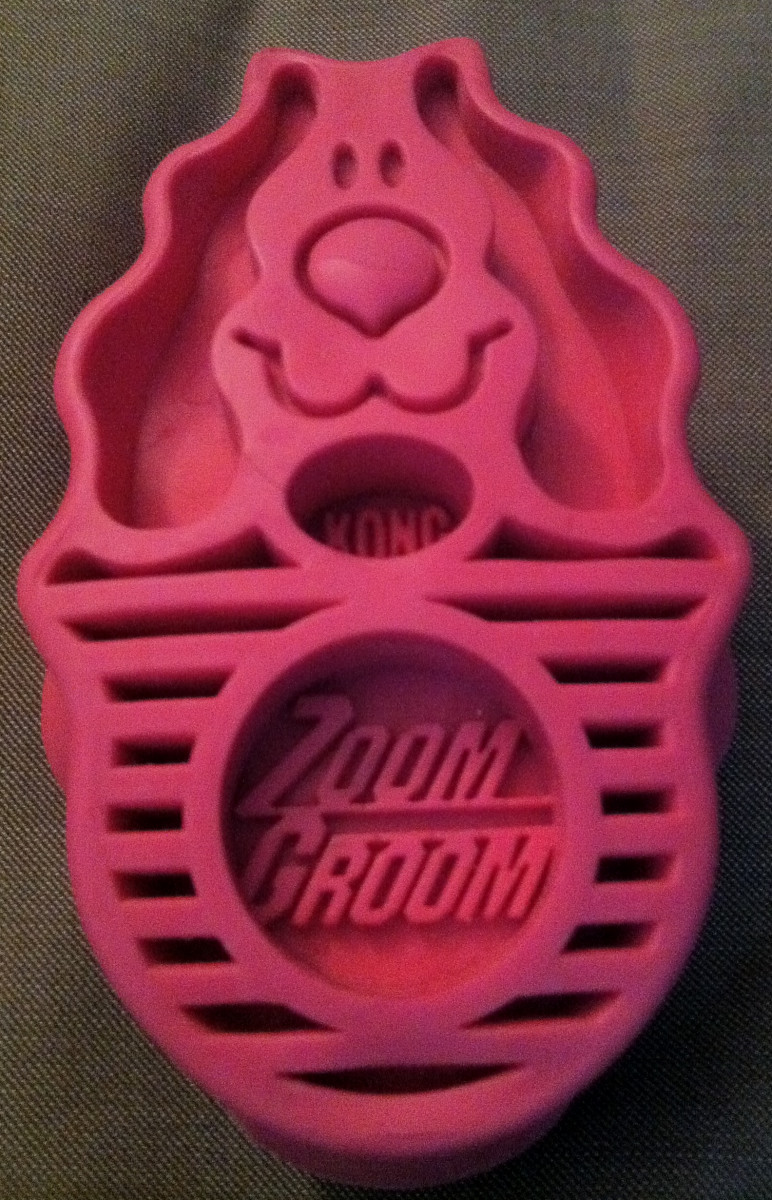 Bathing Your Dog or Cat With the Zoom Groom Brush From Kong