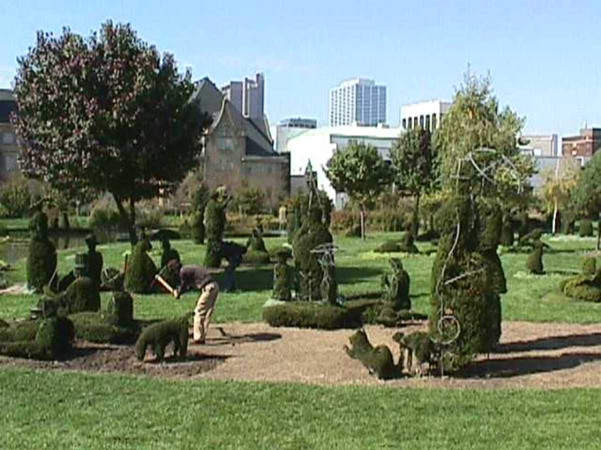 Sunday in the Park with George. George Seurat: Le Grande Jette in topiary, based on the famous painting. The painting also led to the Broadway Play, "Sunday in the Park with George." 