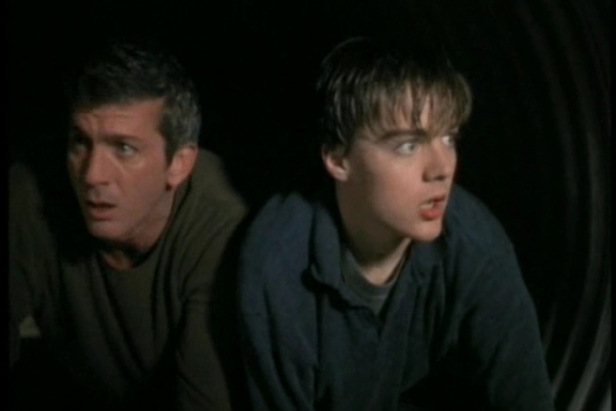 Trapped in the shaft, David (Joe Lando) and son Garth (Matthew Ewald) have to figure out which way to go