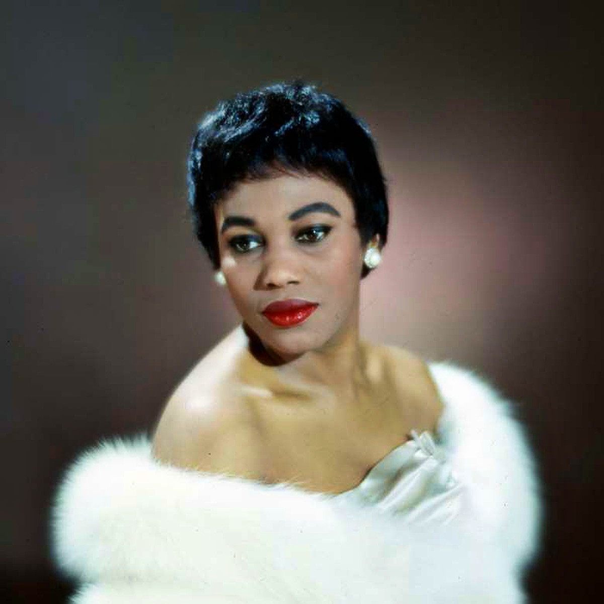 "He Shall Feed His Flock", is performed by Leontyne Price in the Firestone Christmas LP Volume 7,