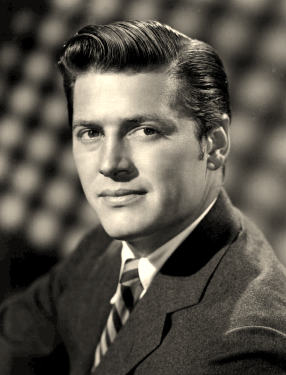 Gordon MacRae was one of the Great Stars on "Firestone Presents Your Christmas Favorites Volume Three"