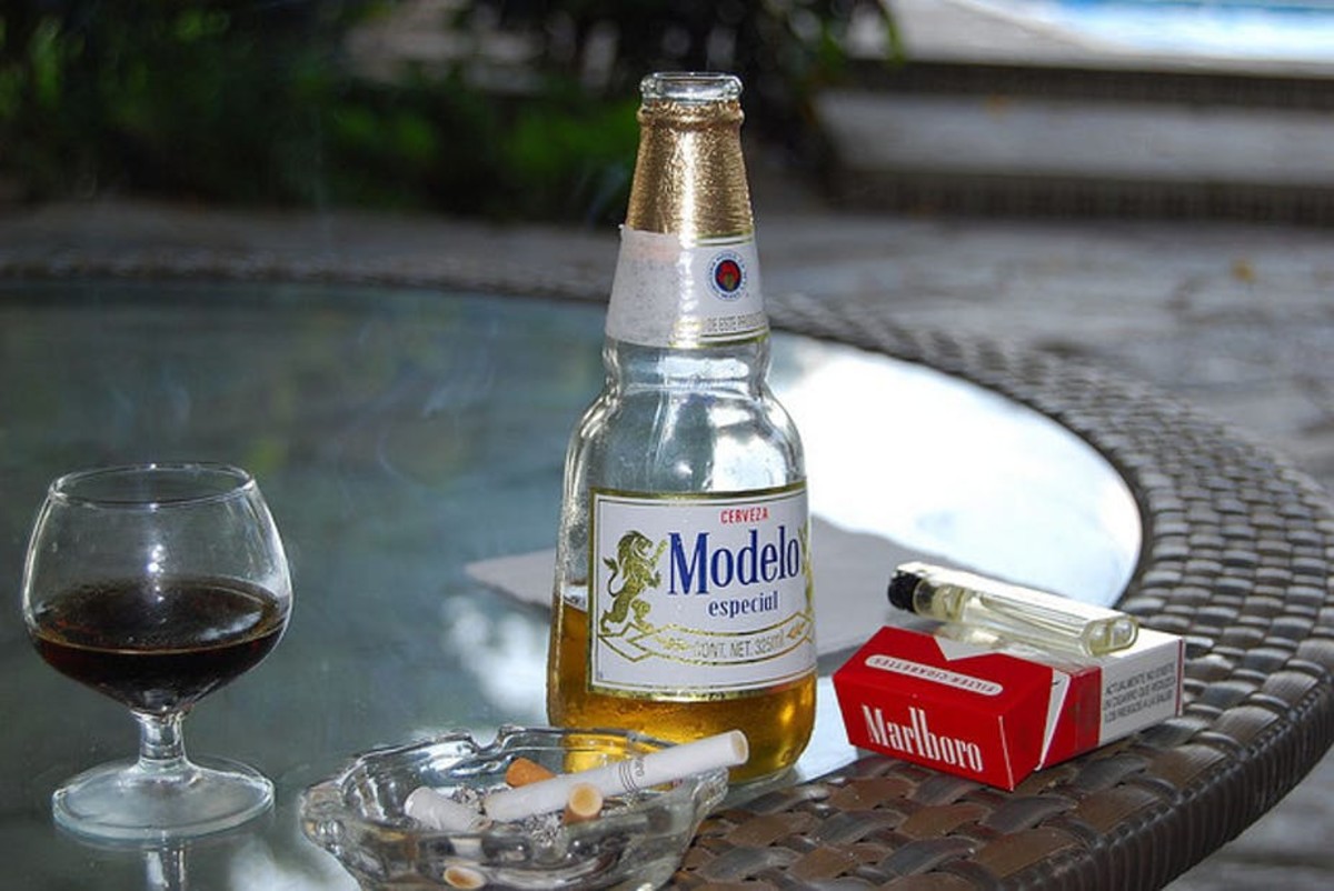 The association between never drinking and the development of MS was stronger for smokers.