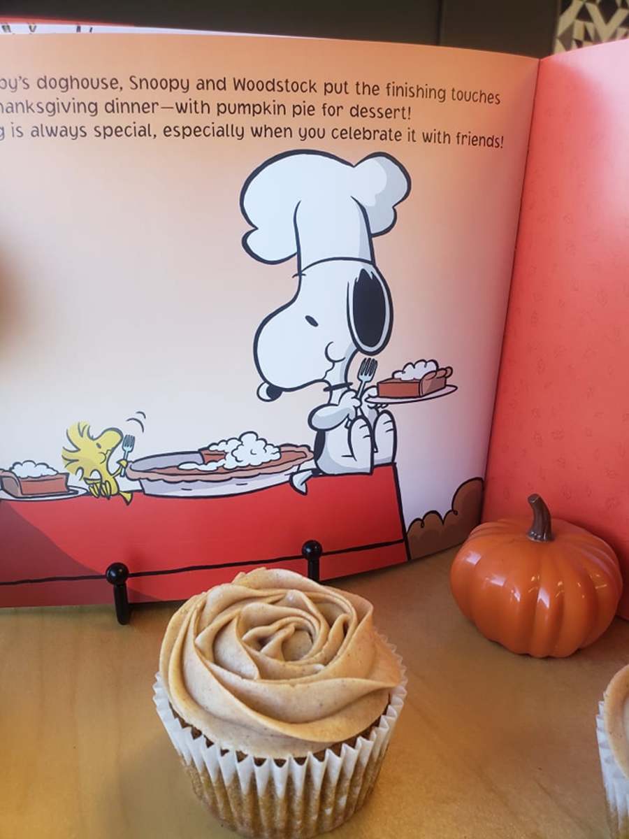 a-charlie-brown-thanksgiving-book-discussion-and-pumpkin-cupcake-recipe