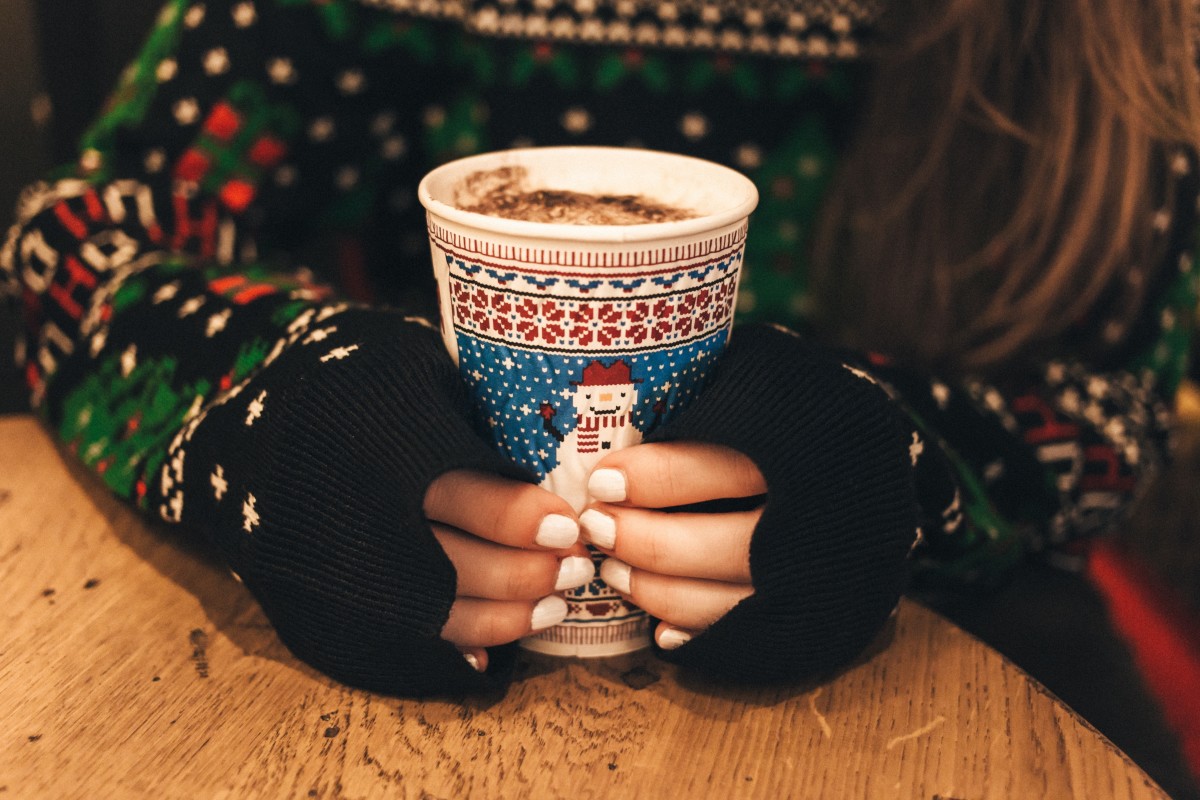 Hot and Cold Holiday Drinks to Make for Christmas