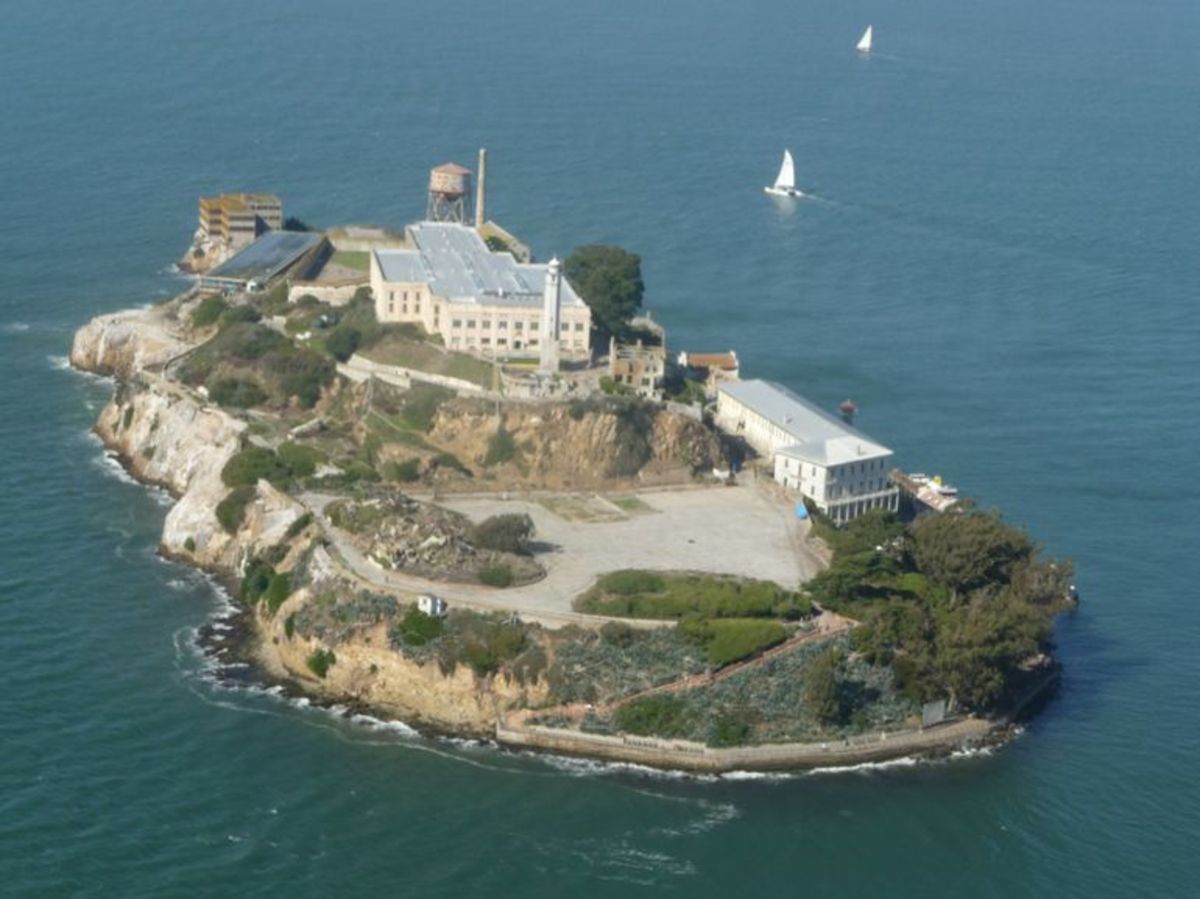 Alcatraz where the majority of the film is set. Did someone say "Die Hard in a prison"?