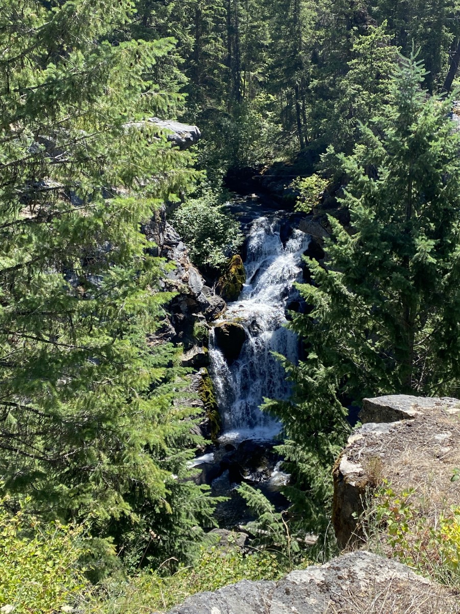 An Astounding View of Crystal Falls 