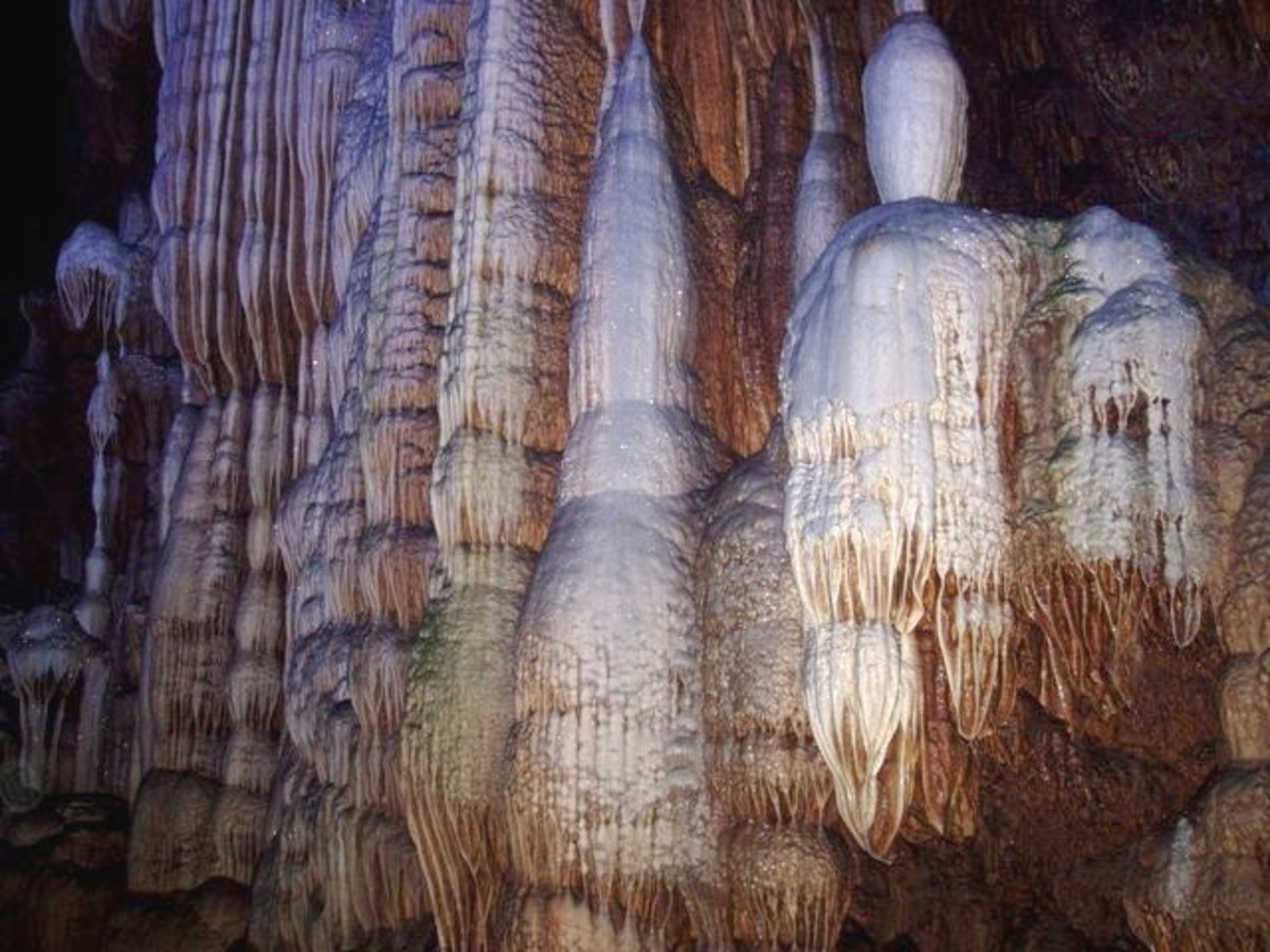 What Is the Difference Between Stalactites and Stalagmites?