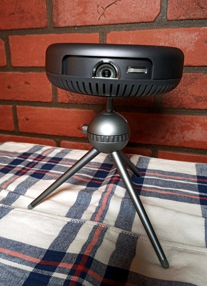 Review of the Viewcomm Ispace2 Portable Projector - TurboFuture
