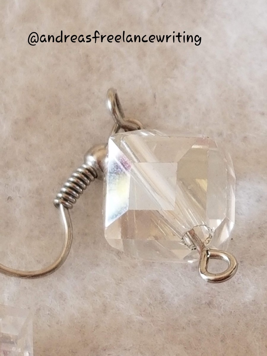 how-to-make-simple-shiny-crystalline-cube-bead-earrings