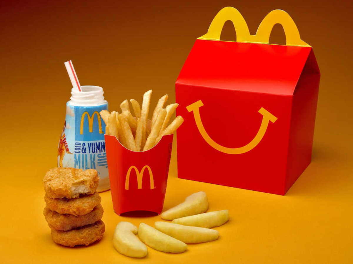 In 1979, McDonald’s introduced the Happy Meal—a delicious meal for kids. Youngsters can choose from four chicken McNuggets, crispy chicken, grilled chicken, a cheeseburger, a hamburger, or hotcakes.
