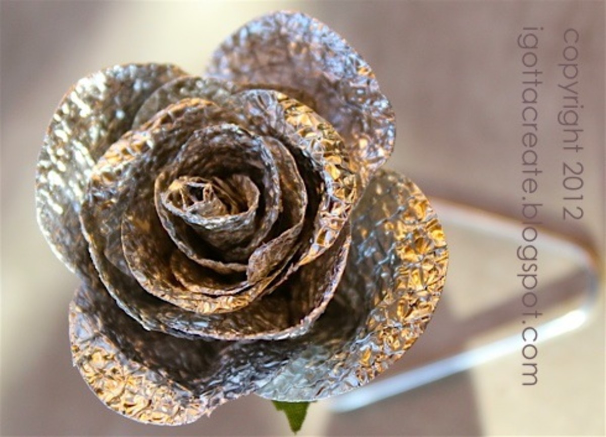 Stunning aluminum foiled rose is easy to make. Lovely idea to put on the top of package or in a bouquet.