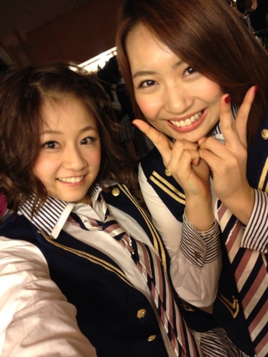 Haruka Shimada (left) shares a great moment with  Yuka Masuda (right) formerly of AKB48 and DIVA.