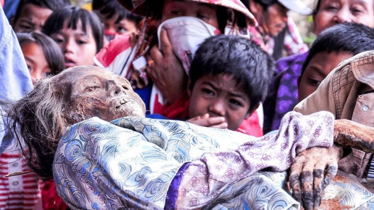 unusual-funeral-traditions-around-the-world