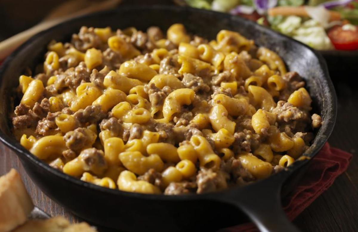 In 1977, Hamburger Helper was all the rage. EatThis.com tells us that “It came with pasta and seasoning packets, so all you had to do was combine the separate pieces with water and ground beef to make a complete (and fast) meal.”