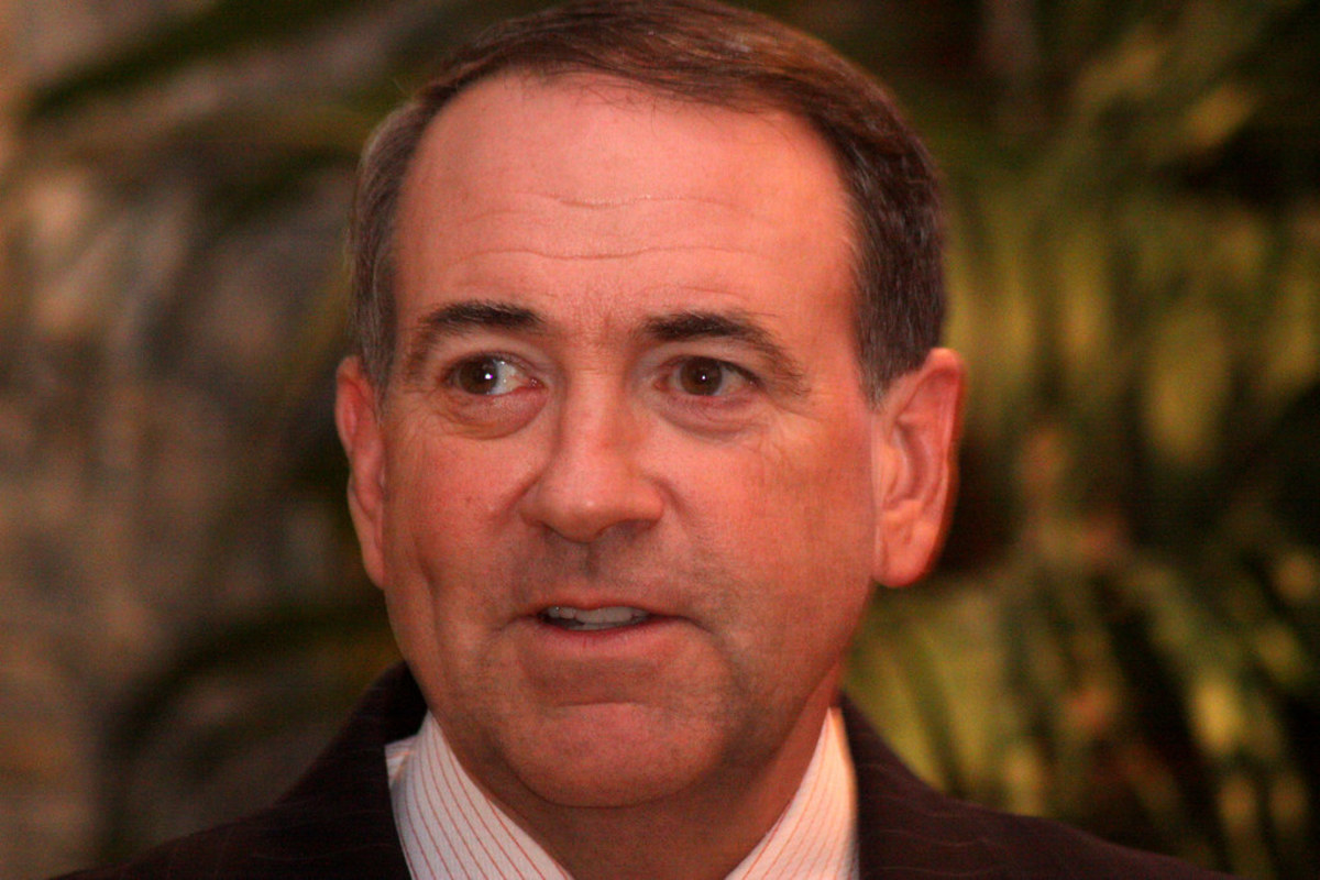 Mike Huckabee Needs To Sever All Ties With The Duggars