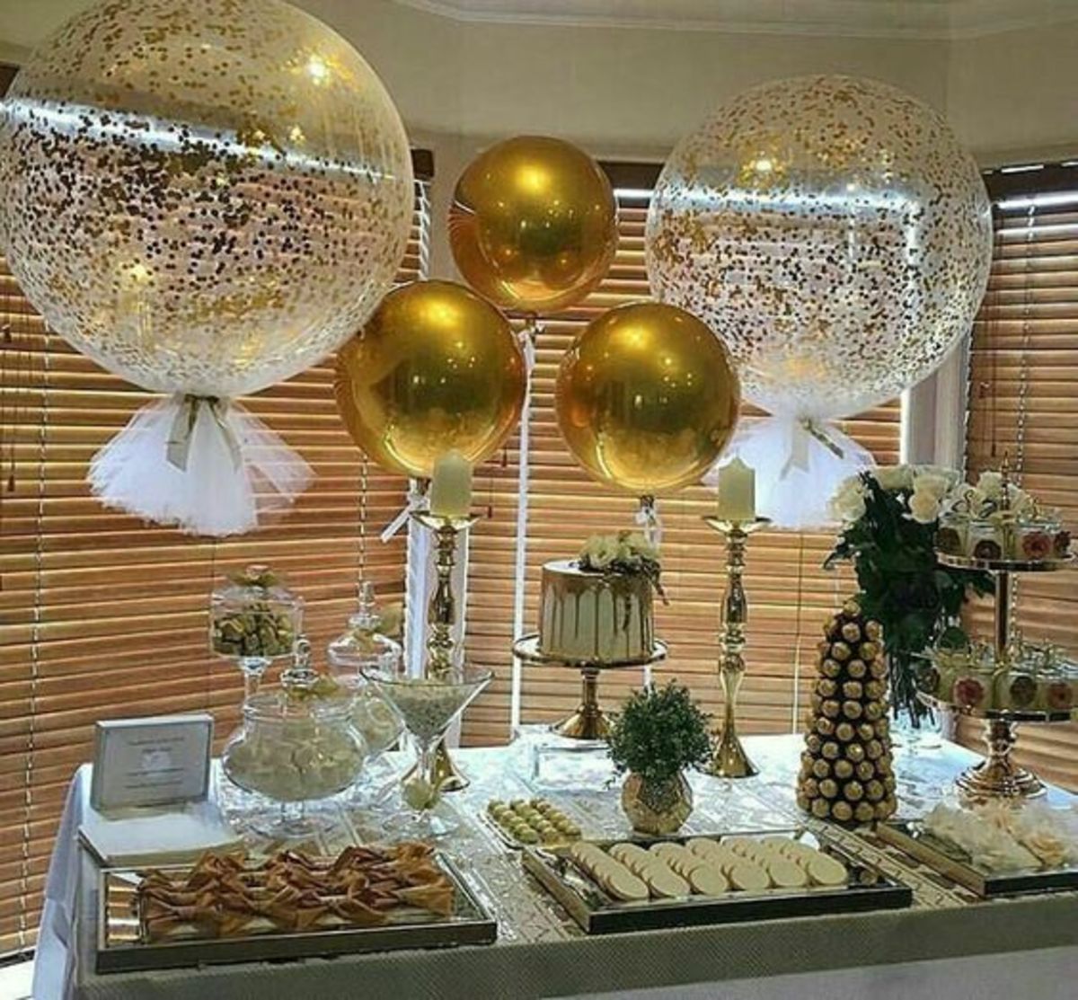 new-years-eve-party-decorations-glitter