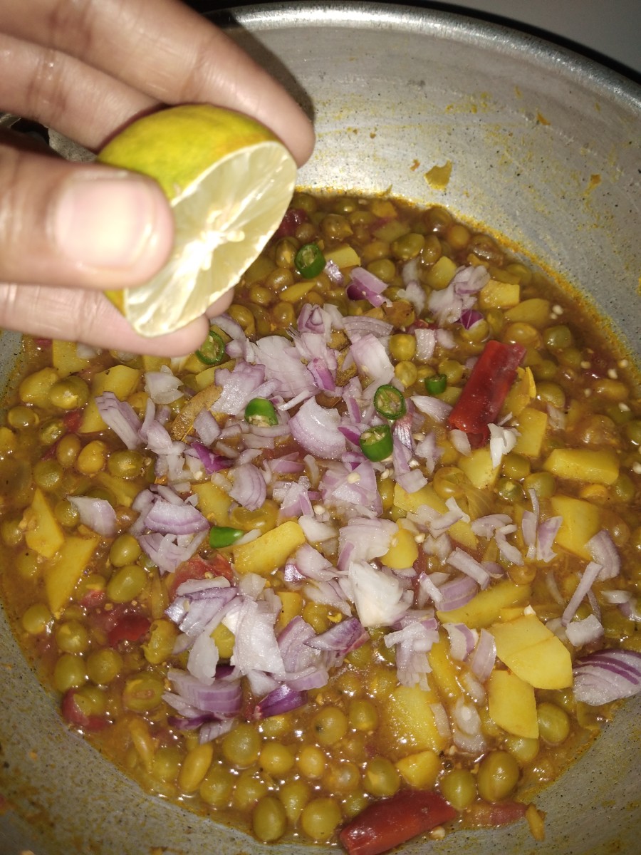 IndianStyle Dried Green Peas (Ghugni) Curry Recipe Delishably