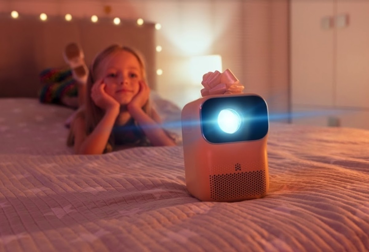 Boxe Is the Portable 1080p Mini Smart Projector That Goes Wherever You ...