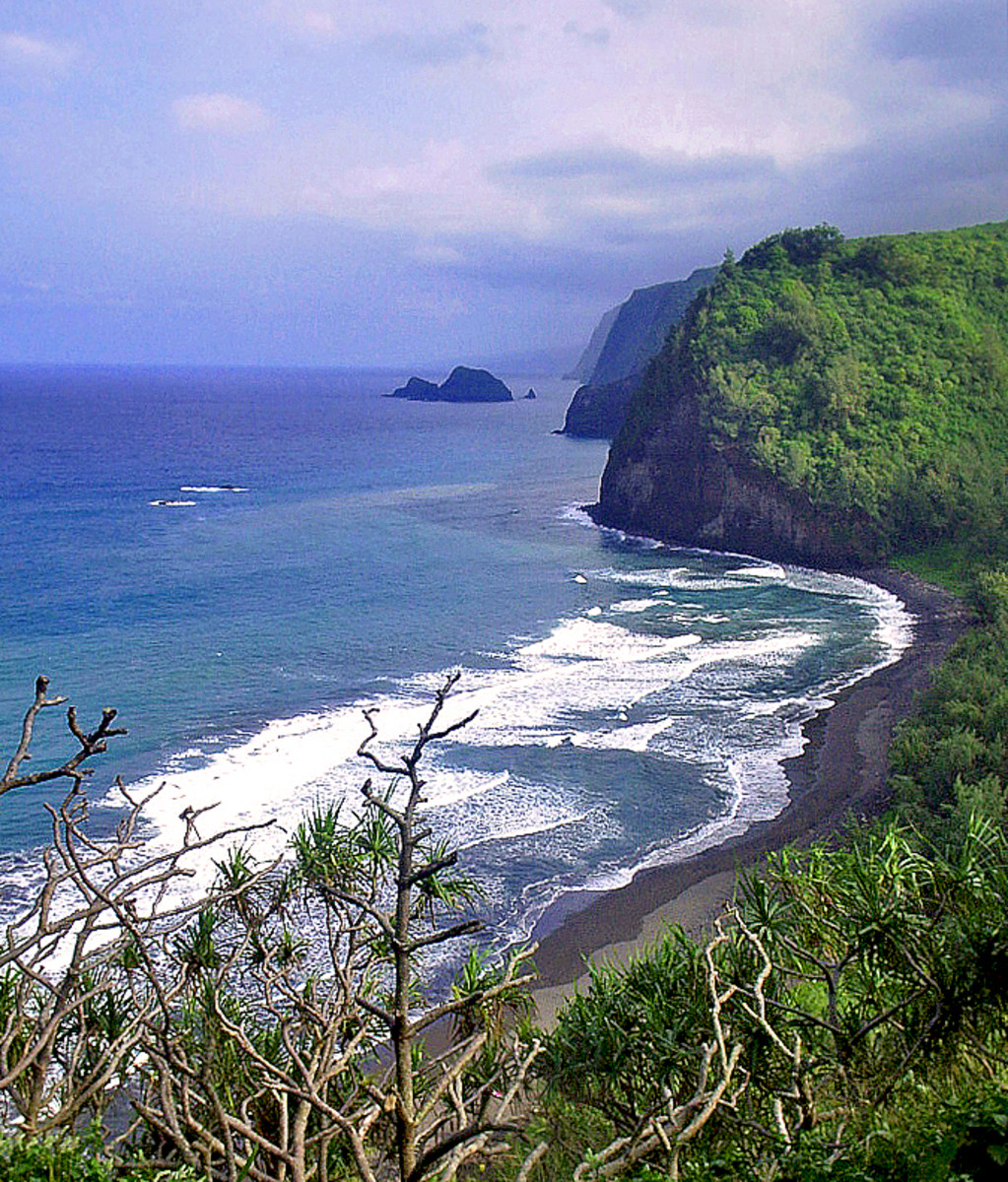 Pololu Valley Lookout with its dramatic edge-of-the-world views.