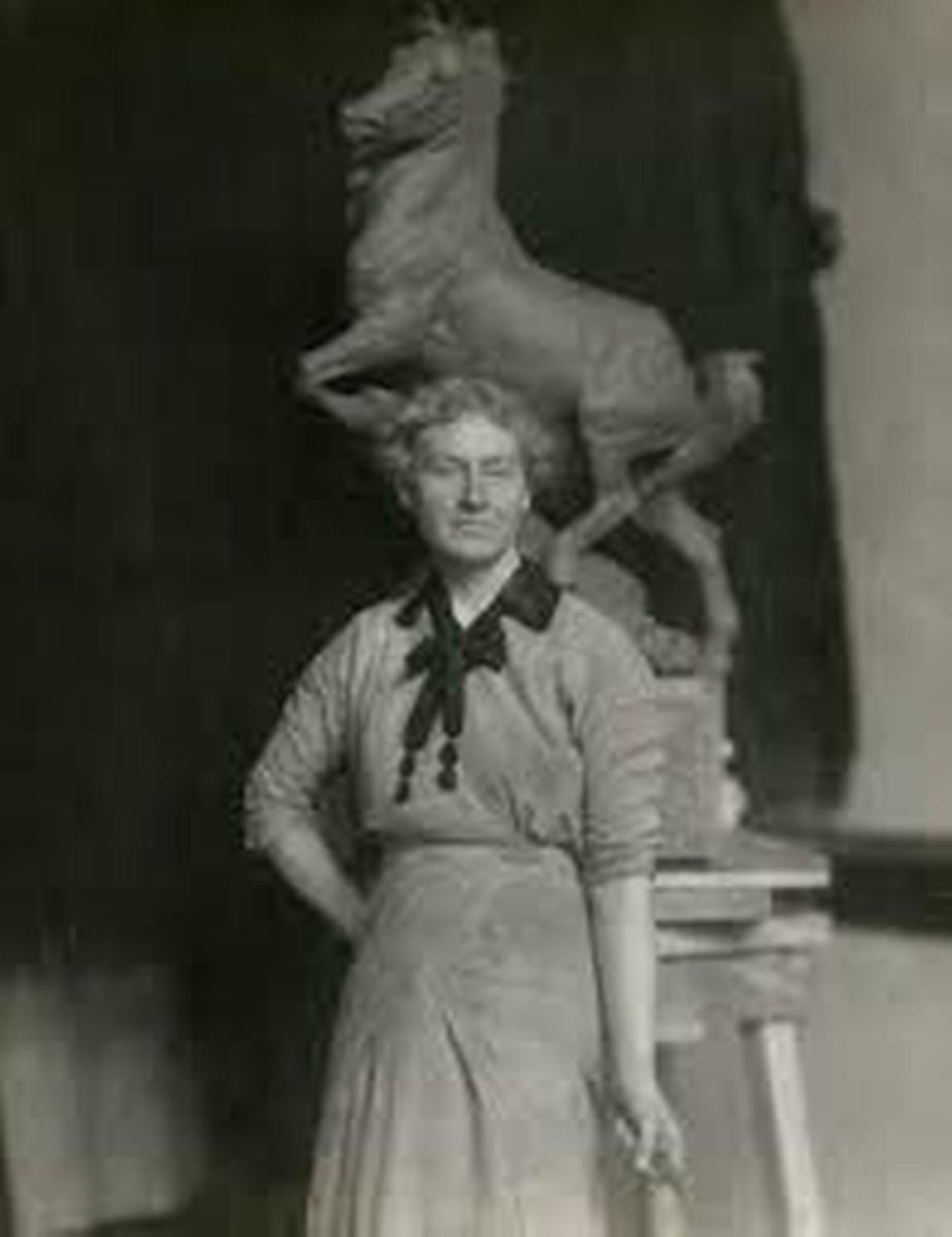 Anna Golubikna: A Critique of the Life of a Famous Russian Sculptress.