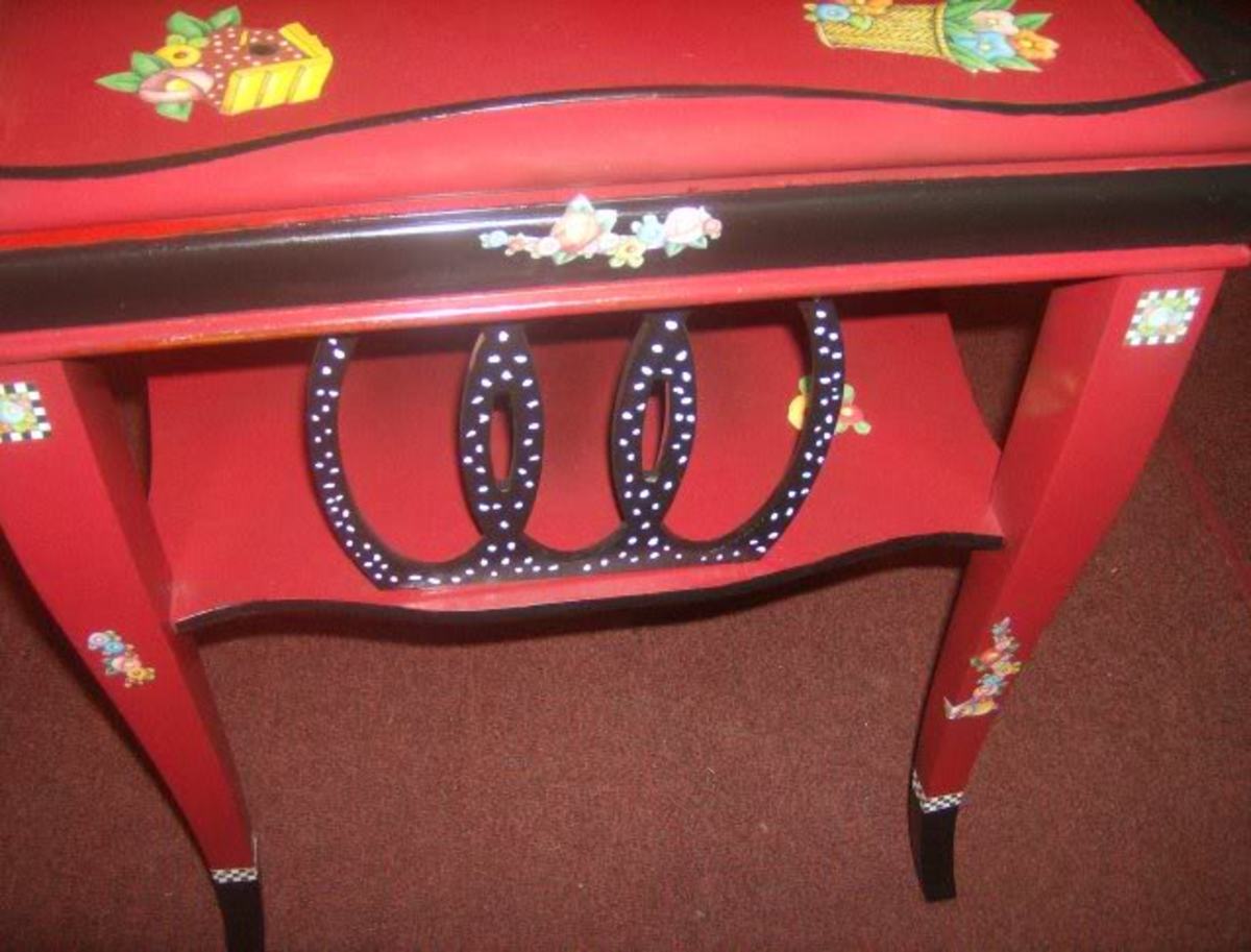 This is a table I refinished. Looks nice but really useless. Also didn't sell.