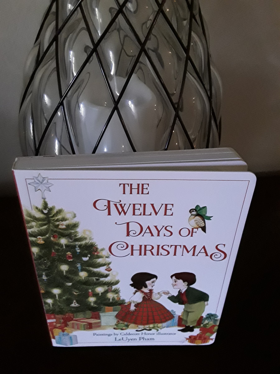 Christmas Classic Twelve Days of Christmas in 2 Special Editions for Young Readers