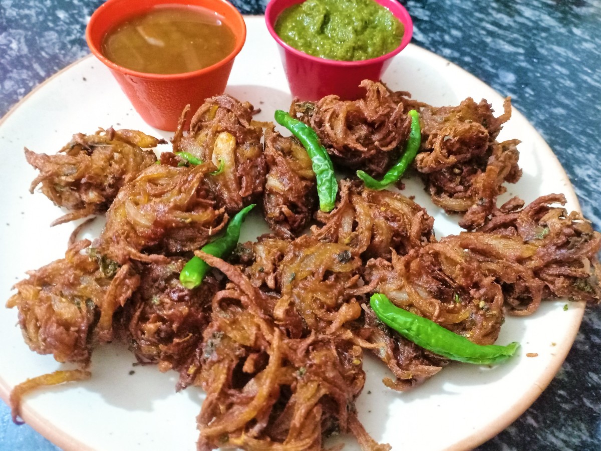Pyaz ke Pakode: Indian Onion Fritter Snack Recipe