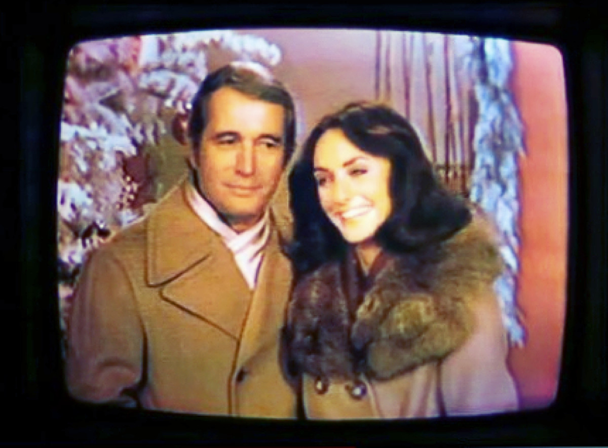 Perry Como's Christmas Show, with Peggy Fleming on the 1980 Curtis Mathes Model G550. 