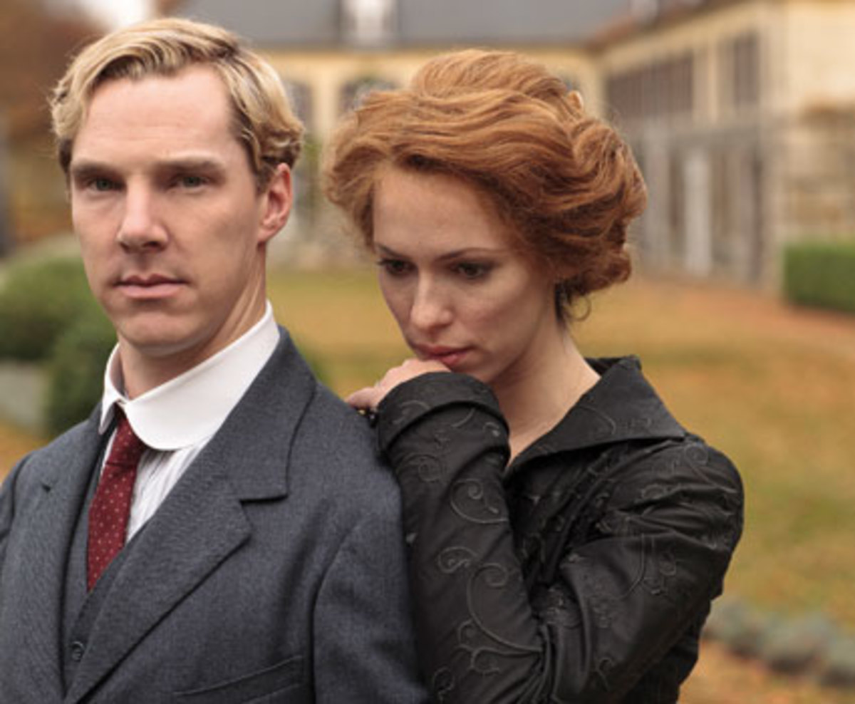 Benedict Cumberbatch and Rebecca Hall as Christopher and Sylvia Tietjens