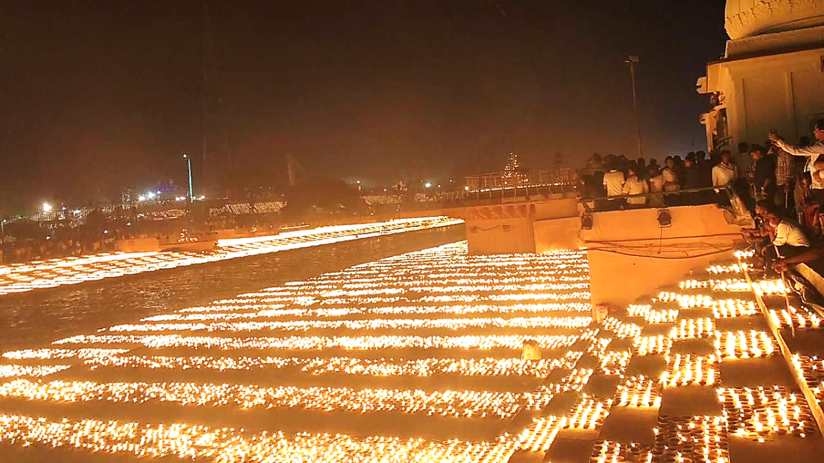 Ayodhya Makes a New Record As Over 6 Lakh Diyas Light Up the City