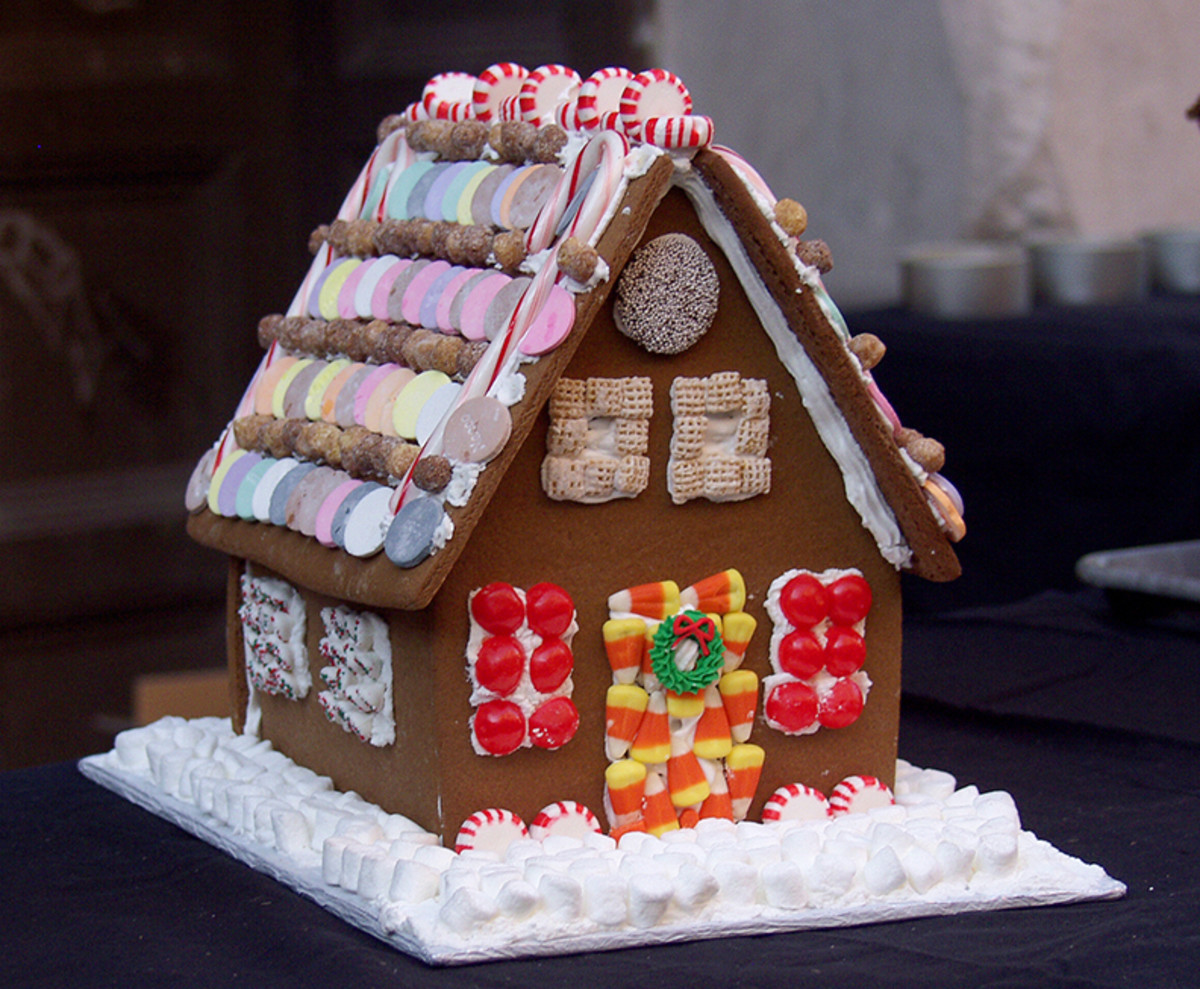 Build Your Own Gingerbread House