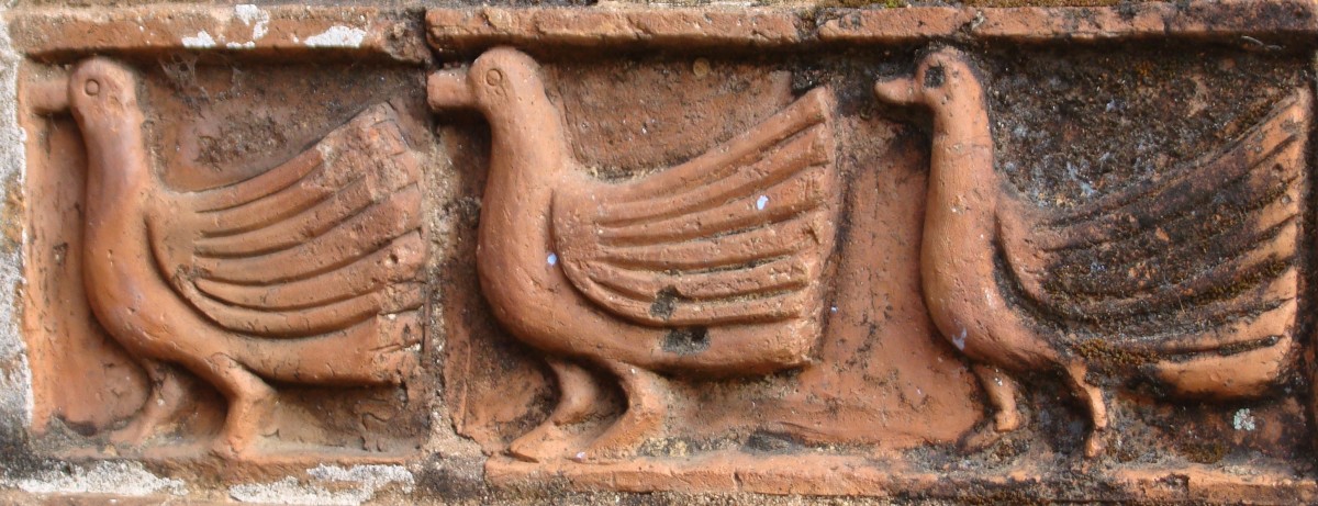 Bird motif 1- it is called "Hansalata" meaning swans in a vine