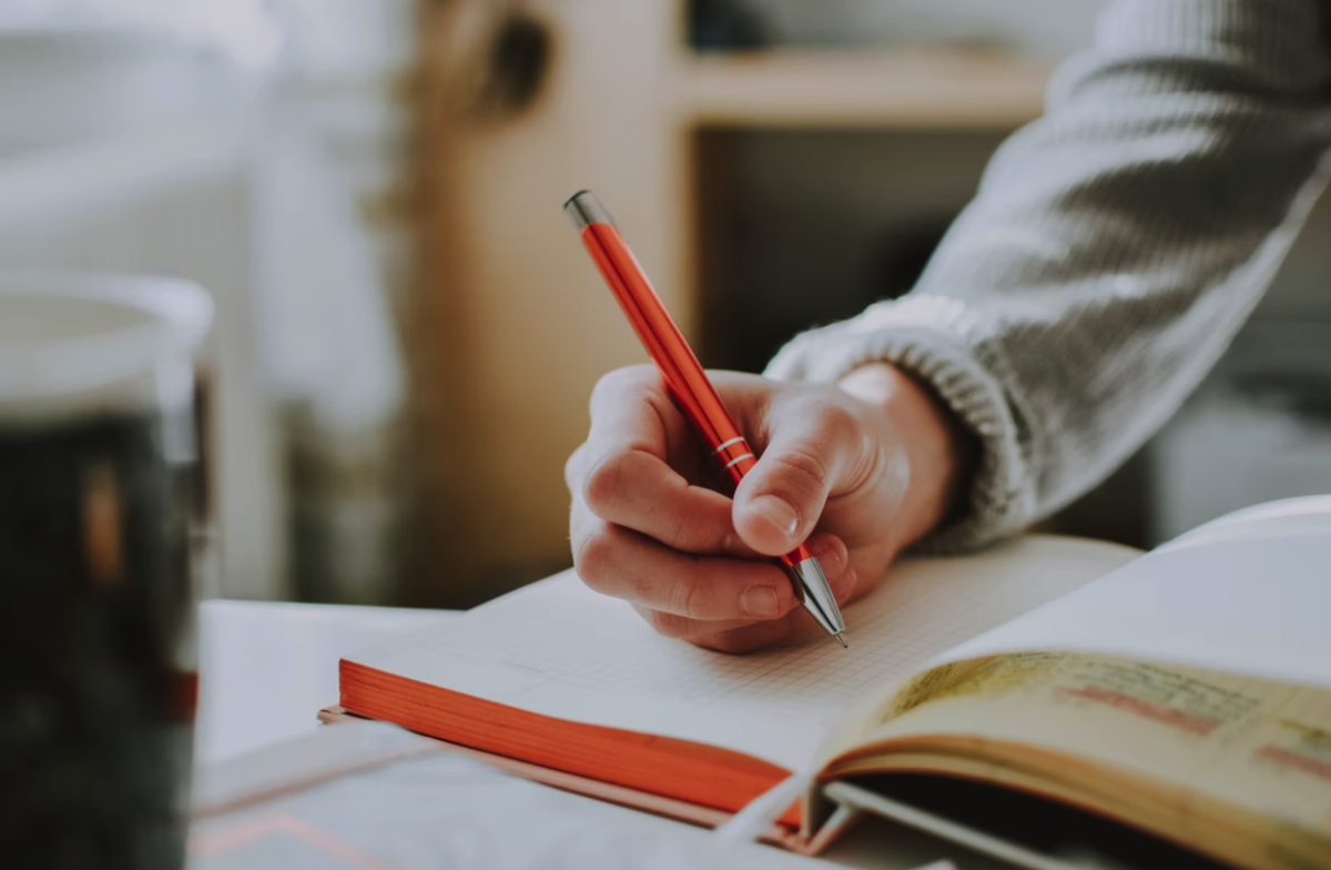 How to Practice Journaling to Reduce Stress and Think Clearly