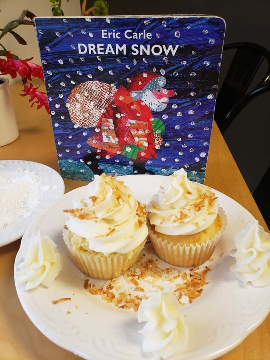 "Dream Snow" with snowy coconut cupcakes
