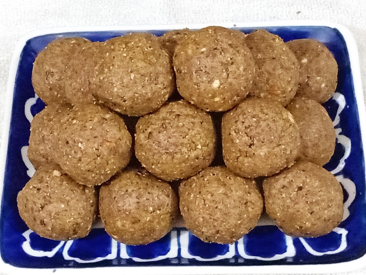 This special ladoo is prepared with alsi, besan and gur